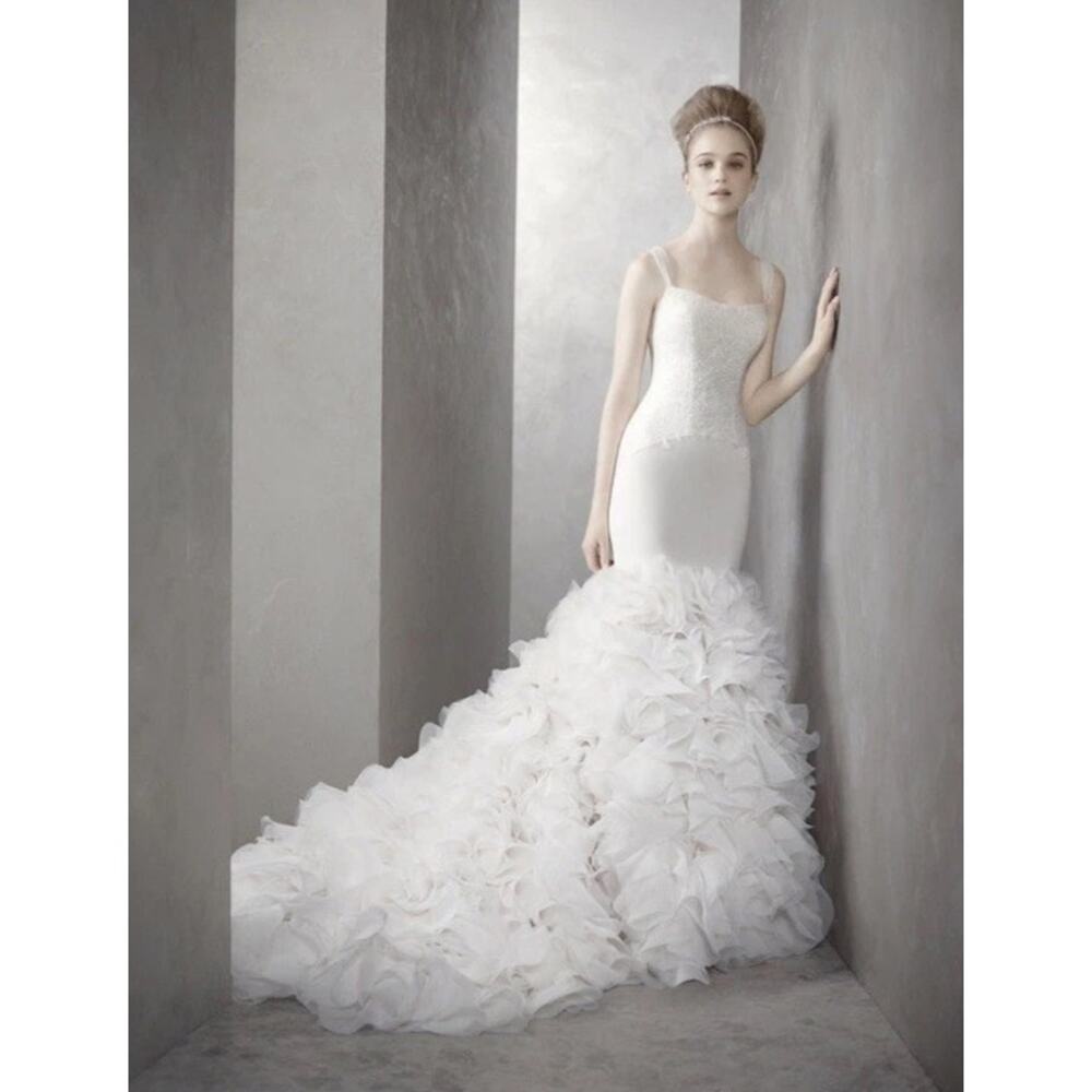 White by Vera Wang Ivory Georgette Mermaid Gown - 6